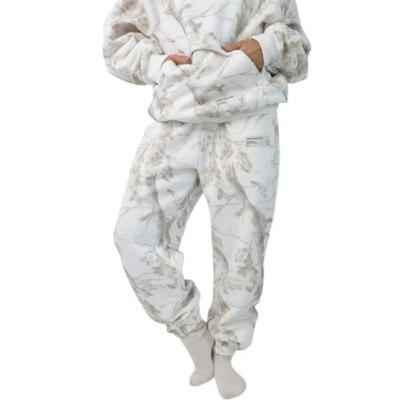 NWT COMFRT Camo White Oak Sweatpants Joggers Size Kid’s XL (Fits A Women’s XS/S) - Picture 1 of 4
